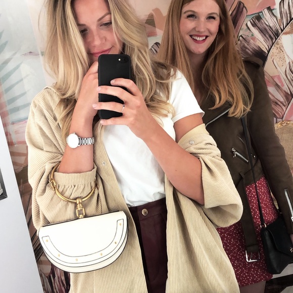 Meet your Posher, Christina - Picture 1 of 1